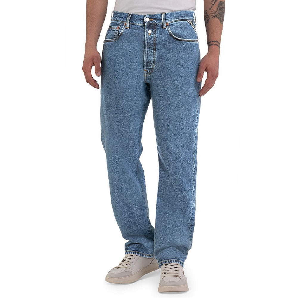Front view of Replay M9Zero1 Straight Fit Jeans in Red Cast Indigo Mid