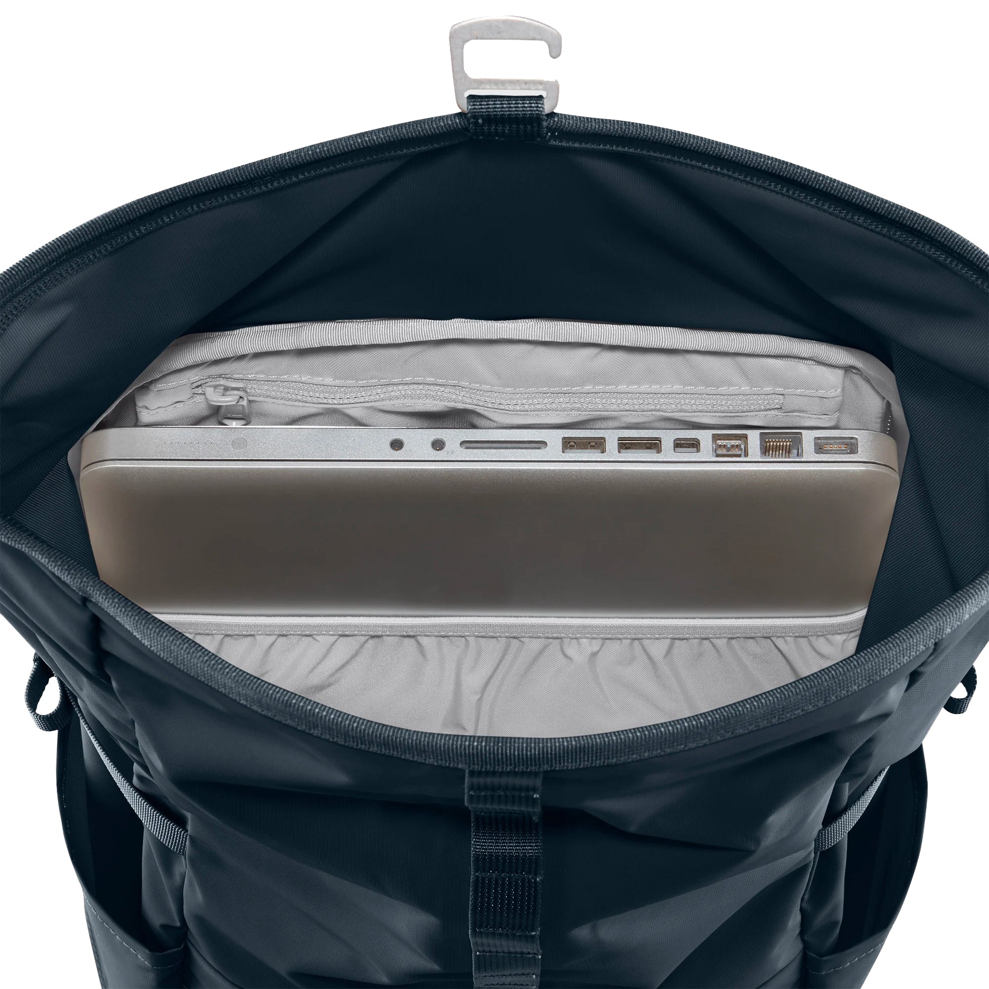 Laptop sleeve within of Fjallraven High Coast Foldsack 24 for Men in Navy
