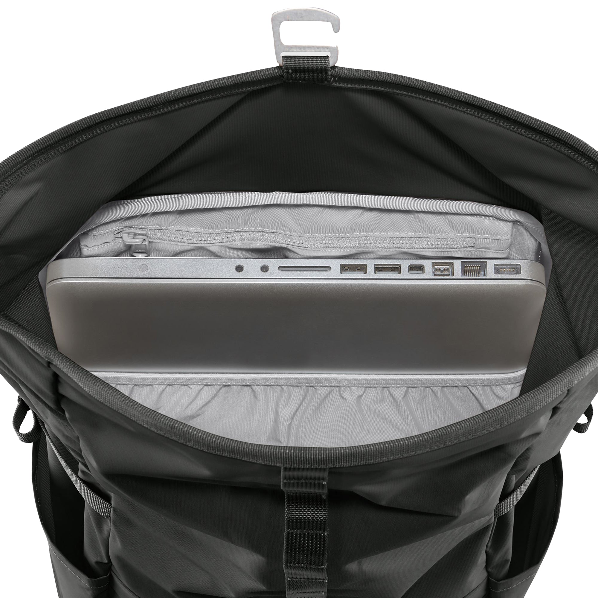 Laptop sleeve within Fjallraven High Coast Foldsack 24 for Men in Black