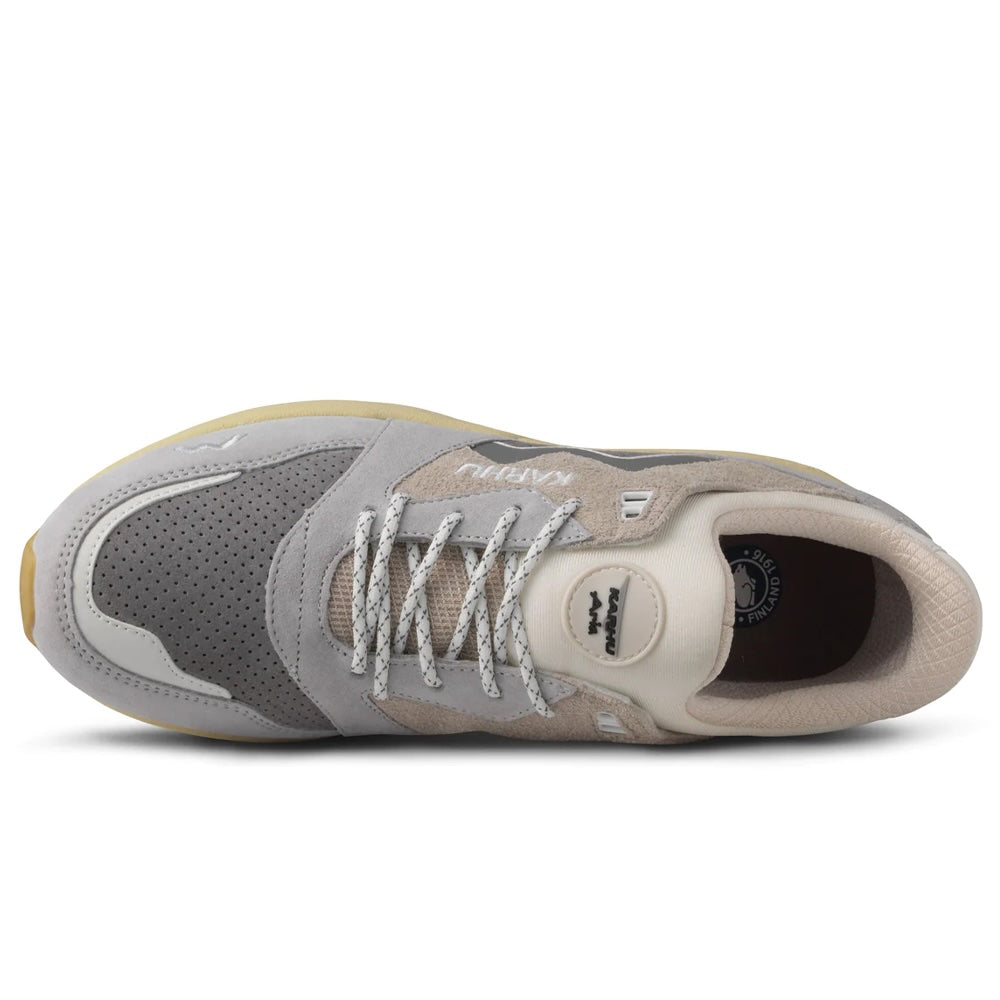 Karhu Aria 95 Trainers – Lunar Rock/Foggy Dew