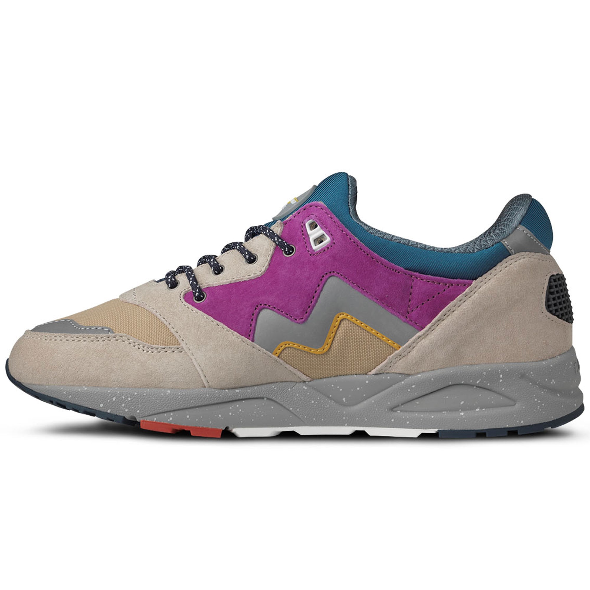 Karhu Aria 95 Trainers - Silver Lining / Mulberry